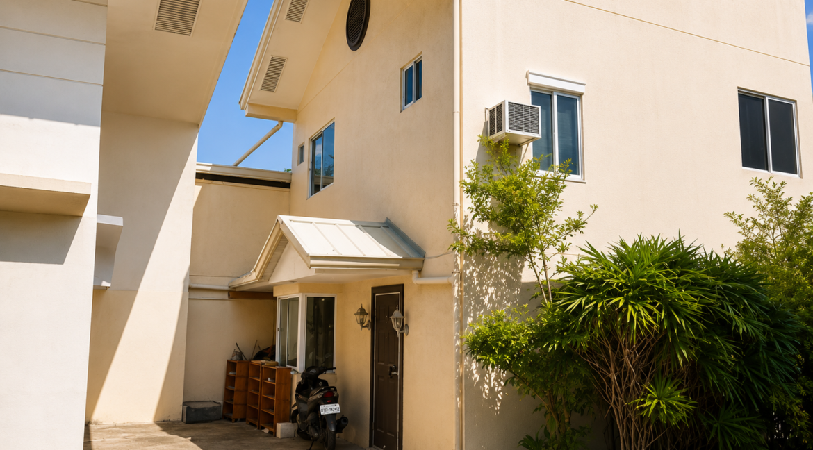 House 3